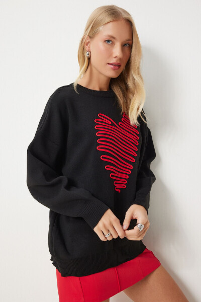 Woman Black Heart Embroidered Oversize Knit Sweater YJ00 - 3