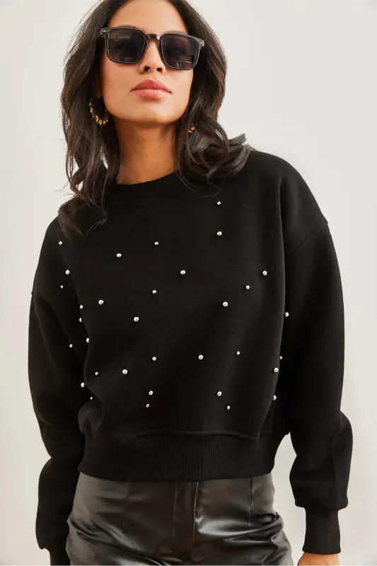 Woman Black Pearl Detailed Fleece Crop Thick Sweatshirt SWT-19000663-Black - 1