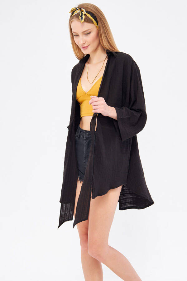 Woman Black Self-Striped Front Tie-Up Kimono - 3