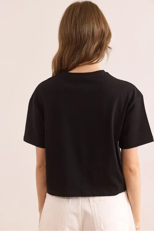 Woman Black Skirt Guipure Detailed T-Shirt TSH-1900087 - 2