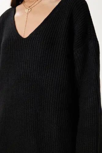 Woman Black V Neck Oversize Basic Knitted Sweater MX00130-Black - 5