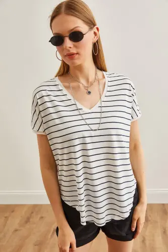 Woman Black V Neck Striped Raw Hem Slouchy T-shirt - OLALOOK (1)