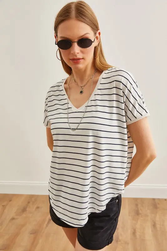 Woman Black V Neck Striped Raw Hem Slouchy T-shirt - 3