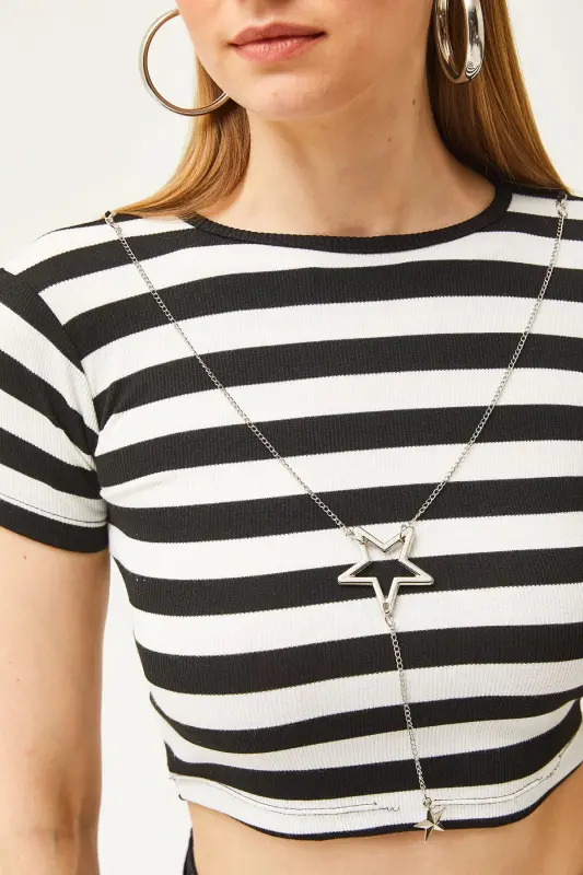 Woman Black White Star Necklace Striped Crop Top - 6