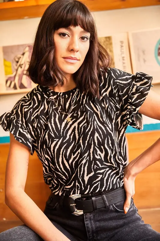Woman Black Zebra Sleeve Ruffled Corset T-Shirt TS - 4