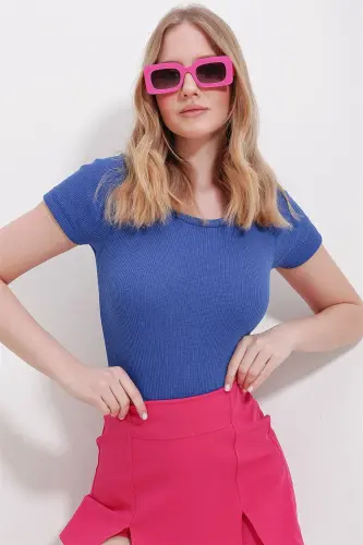 Woman Blue Crew Neck Crop Knit Blouse ALC-X11549-BLUE - 4