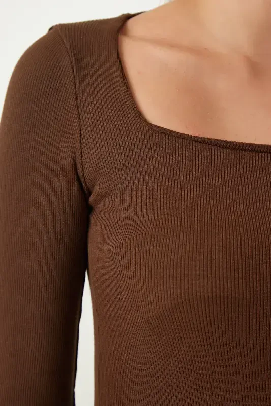 Woman Brown Biscuit Square Collar 2-Piece Knitted Blouse GT00056-Brown Biscuit - 3