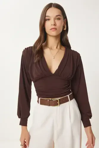 Woman Brown Deep V Neck Crop Sandy Knit BF00050-Brown - HAPPINESS İSTANBUL (1)