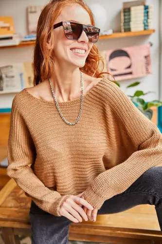 Woman Brown Thessaloniki Oversize Knitted Sweater KZK-19000051-Brown 