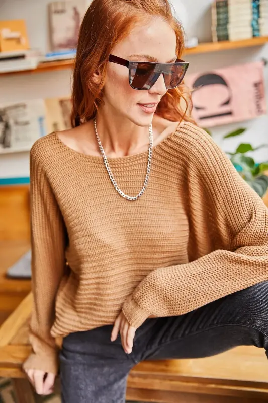 Woman Brown Thessaloniki Oversize Knitted Sweater KZK-19000051-Brown - 3