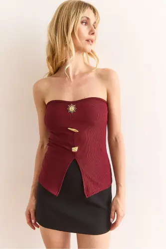 Woman Burgundy Madonna Collar Button Detailed Crop Blouse B - 3