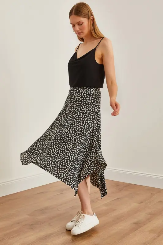 Woman Daisy Black Asymmetric Patterned Skirt ETK-190 - OLALOOK