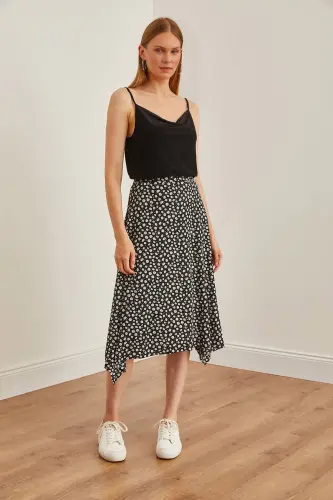 Woman Daisy Black Asymmetric Patterned Skirt ETK-190 - OLALOOK (1)