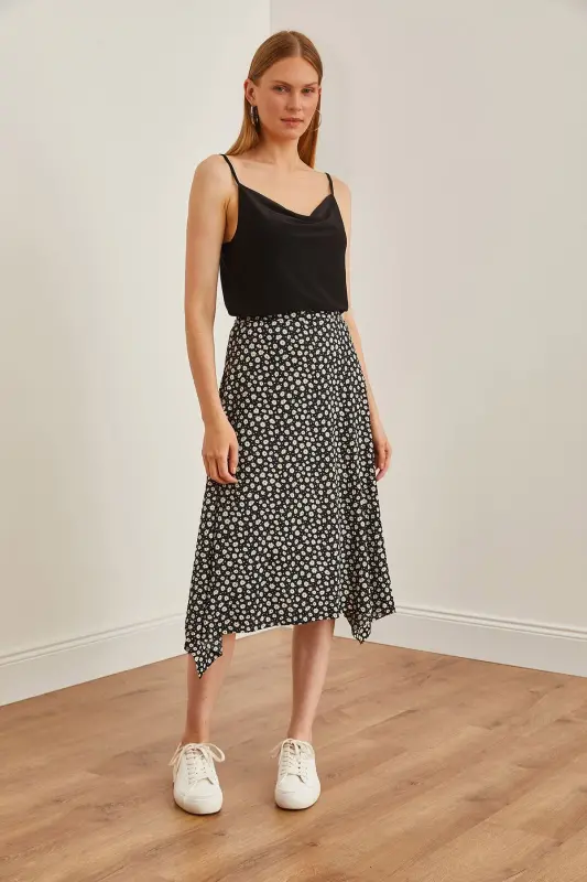 Woman Daisy Black Asymmetric Patterned Skirt ETK-190 - 2