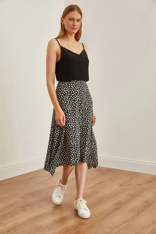 Woman Daisy Black Asymmetric Patterned Skirt ETK-190 - 3
