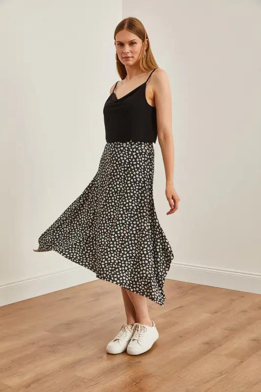 Woman Daisy Black Asymmetric Patterned Skirt ETK-190 - 4