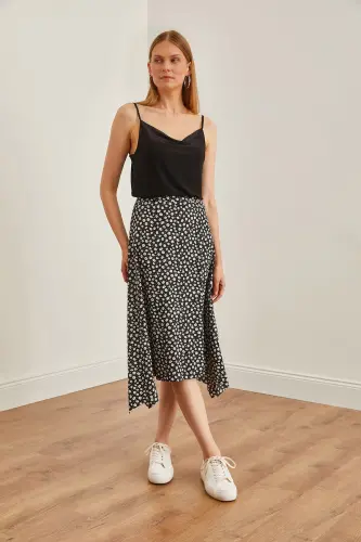 Woman Daisy Black Asymmetric Patterned Skirt ETK-190 - 5