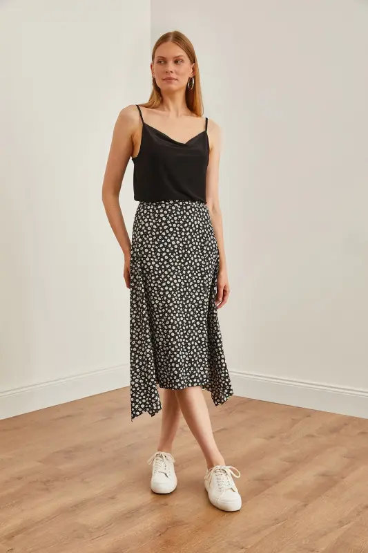 Woman Daisy Black Asymmetric Patterned Skirt ETK-190 - 5