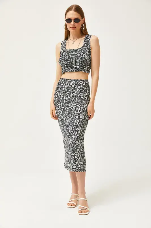 Woman Daisy Black Top Blouse Bottom Skirt Knit Top Bottom - 2