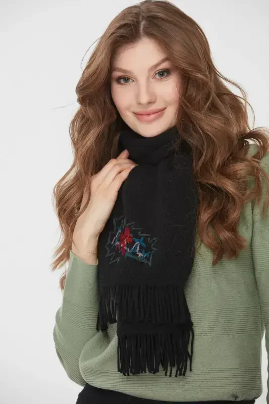 Woman Embroidered Wool Scarf Black-Black - 2