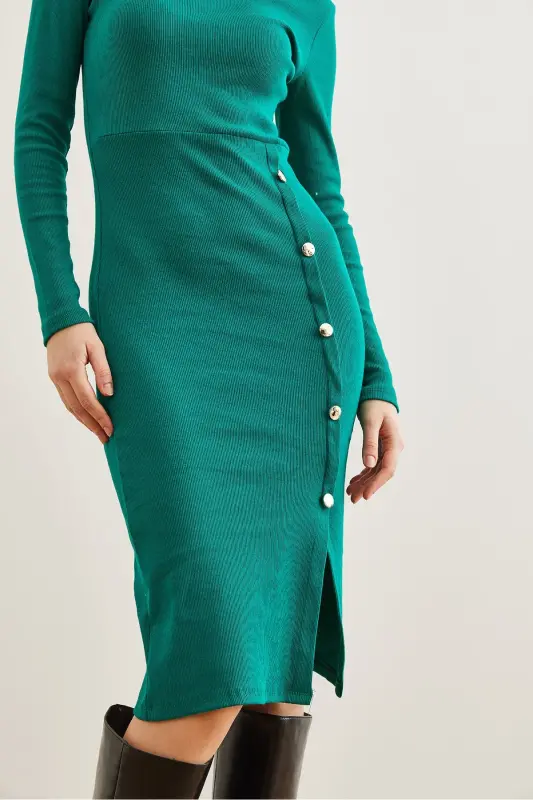 Woman Emerald Green Button Detailed Slit Midi Dress - 5