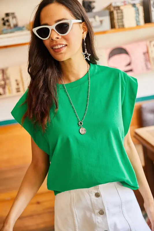 Woman Grass Green Armpit Detailed Bat T-Shirt - 1