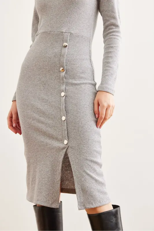 Woman Gray Button Detailed Slit Midi Stretch Dress - 5