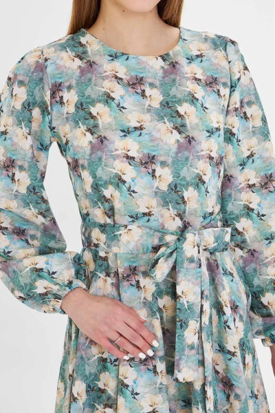 Woman Green Crew Neck Back Zippered Belted Long - 3