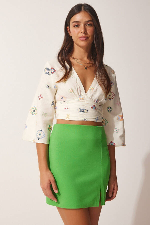 Woman Green Slit Mini Skirt FN03080 - 2