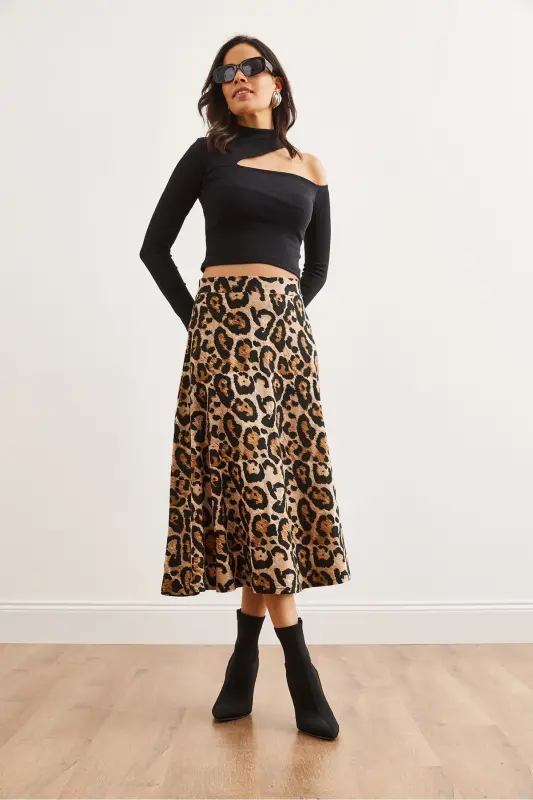 Woman Leopard Stone Waist Elastic Suede Textured Bell Skirt - 2