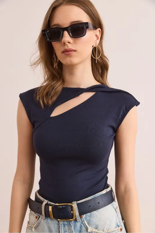 Woman Navy Blue Drop Neckline Shoulder Detailed Cotton - 3