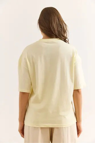 Woman Off-Shoulder Gold Buttoned Cotton T-Shirt TS - OLALOOK (1)