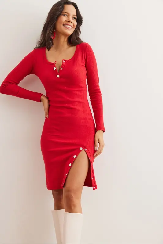 Woman Red Button Detailed Slit Plush Esn - 2