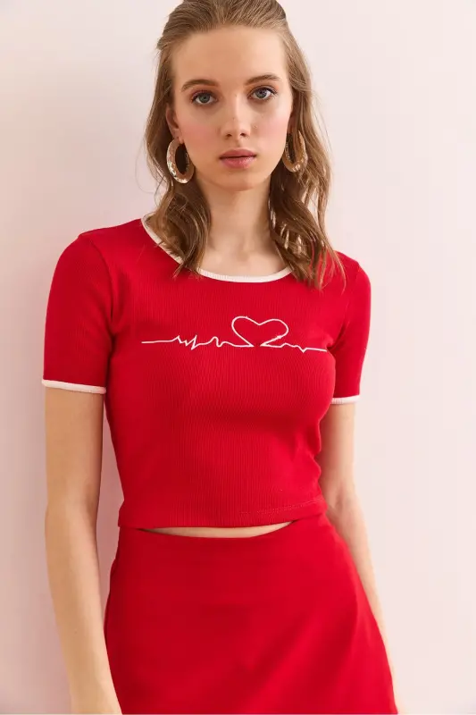 Woman Red Heart Embroidered Crop Flexible Cotton Blouse B - 10