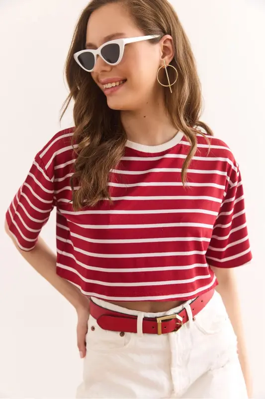 Woman Red Striped Loose Crop T-Shirt TSH-190008 - 1