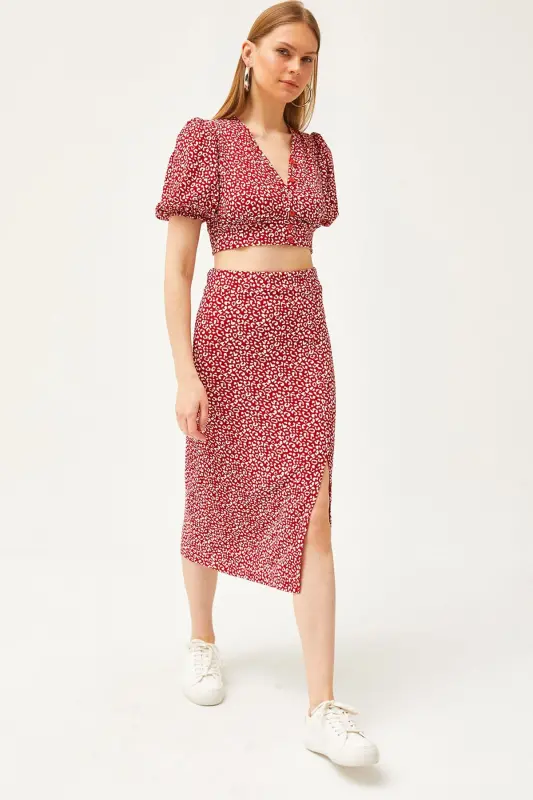 Woman Red Top Buttoned Blouse Skirt With Slit Detail - 1