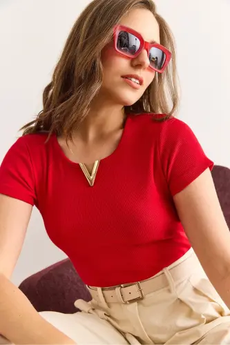 Woman Red V Metal Detailed Flexible Cotton Blouse BLZ - 5