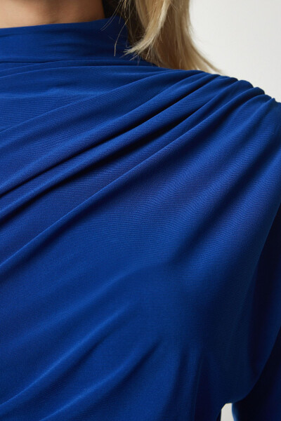 Woman Sandy Blouse with Blue Buckle Detail and Straight Collar FF00135 - 3