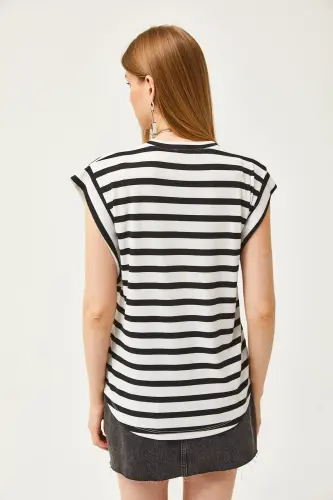 Woman White Armpit Partial Striped Lycra T-Shirt - 6