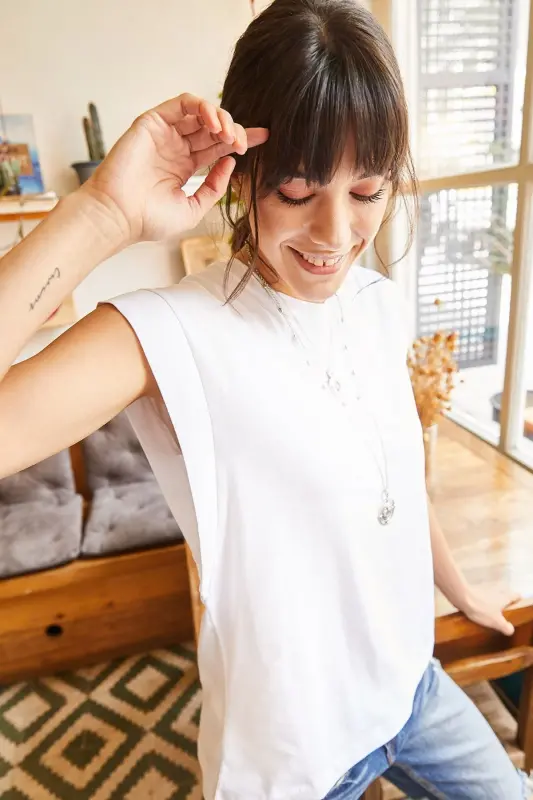 Woman White Armpit Patchwork Bat T-shirt TSH - 3