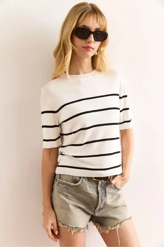 Woman White Black Striped Viscose Knitwear Blu - 2