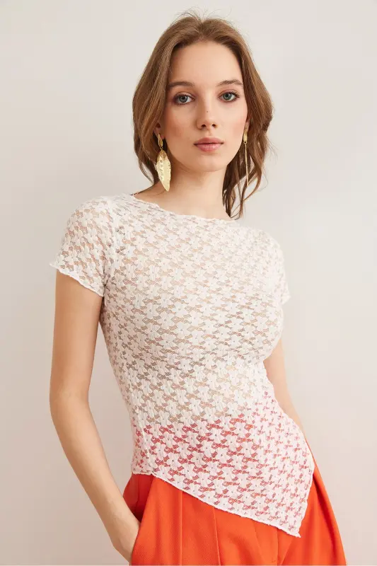 Woman White Bottom Asymmetric Lace Blouse BLZ-1900288 - 3