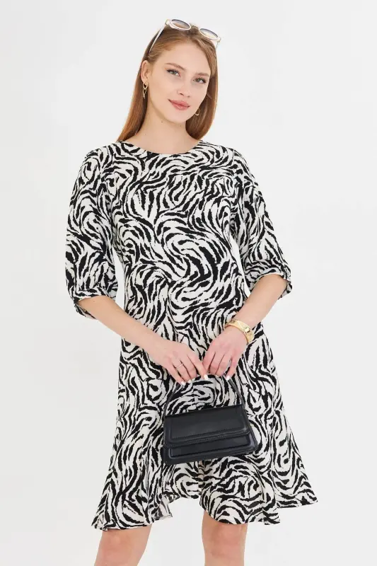 Woman White Crew Neck Three Quarter Sleeve Skirt Ruffled Dress - 2