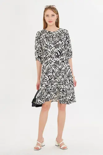 Woman White Crew Neck Three Quarter Sleeve Skirt Ruffled Dress - 3