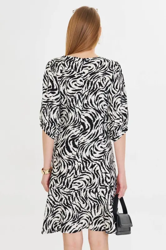 Woman White Crew Neck Three Quarter Sleeve Skirt Ruffled Dress - 5