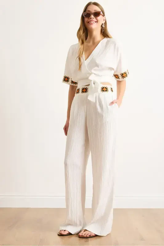 Woman White Embroidered Strapped Set TKM-1900038 - OLALOOK