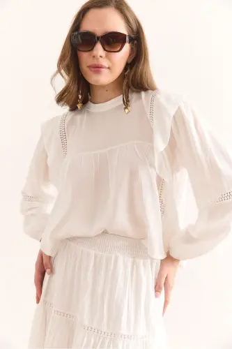 Woman White Lace Detailed Viscose Blouse BLZ-19002945 - OLALOOK (1)