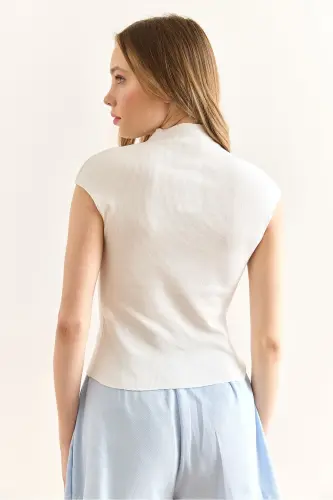 Woman White Stand-Up Collar Stitch Detailed Crop Blouse BLZ-1 - 5