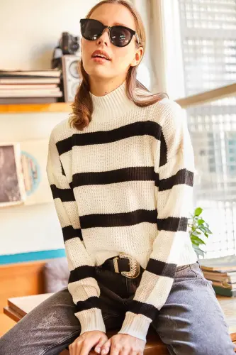 Woman White Striped Mock Neck Crop Knit Sweater KZK-19000402-White - 3