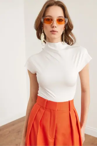 Woman White Turtleneck Batwing Crop Micro Blouse BLZ-19 - 3